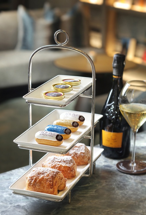 Light bites and Veuve Clicquot champagne are served throughout the day